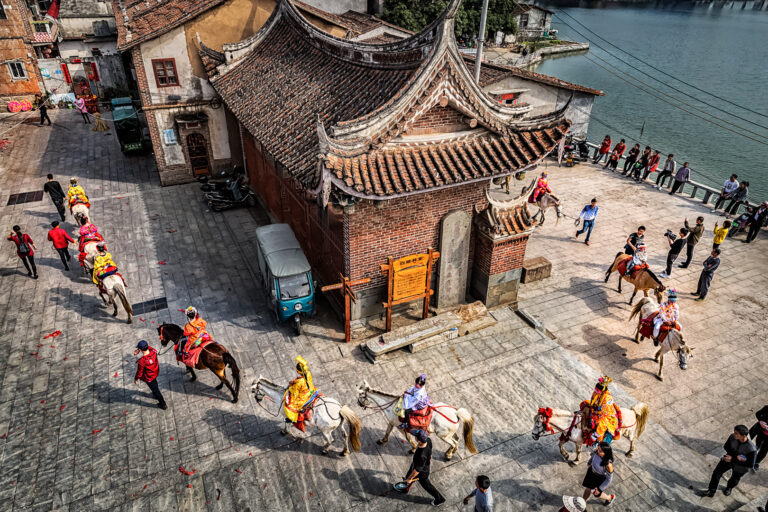 Chen Ying - Horse-riding-parade